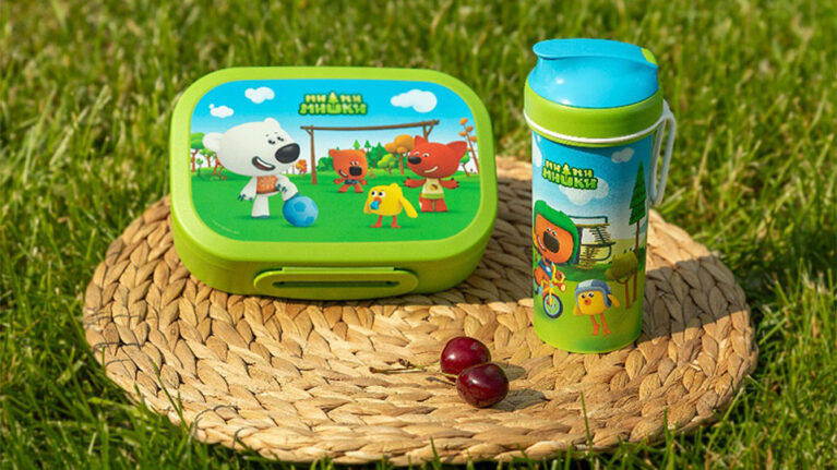 Be-be-bears bottles and lunch boxes for kids